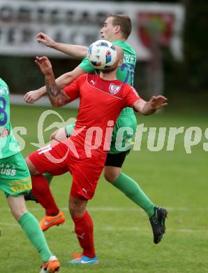 Fussball Kaerntner Liga. ATUS Ferlach gegen Lendorf. Stephan Mathias Stueckler,  (Ferlach), Martin Nagy (Lendorf). Ferlach, am 8.10.2016.
Foto: Kuess
---
pressefotos, pressefotografie, kuess, qs, qspictures, sport, bild, bilder, bilddatenbank