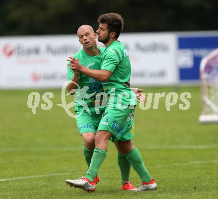 Fussball Kaerntner Liga. ATUS Ferlach gegen Lendorf.  Torjubel Christian Huber, Florian Sixt (Lendorf). Ferlach, am 8.10.2016.
Foto: Kuess
---
pressefotos, pressefotografie, kuess, qs, qspictures, sport, bild, bilder, bilddatenbank