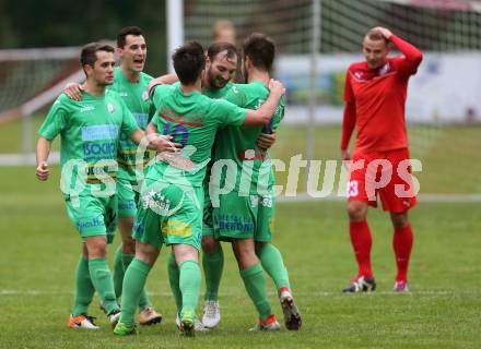 Fussball Kaerntner Liga. ATUS Ferlach gegen Lendorf.  Torjubel Andreas Marco Allmayer (Lendorf). Ferlach, am 8.10.2016.
Foto: Kuess
---
pressefotos, pressefotografie, kuess, qs, qspictures, sport, bild, bilder, bilddatenbank