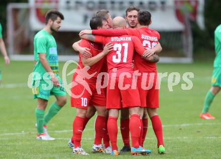 Fussball Kaerntner Liga. ATUS Ferlach gegen Lendorf. Torjubel Stephan Mathias Stueckler (Ferlach). Ferlach, am 8.10.2016.
Foto: Kuess
---
pressefotos, pressefotografie, kuess, qs, qspictures, sport, bild, bilder, bilddatenbank