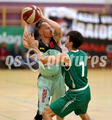 Basketball 2. Bundesliga. GD 1. Runde. Villach Raiders gegen KOS Celovec.  Nino Gross,  (Villach),  Peter Papic (KOS). Villach, am 9.10.2016.
Foto: Kuess
---
pressefotos, pressefotografie, kuess, qs, qspictures, sport, bild, bilder, bilddatenbank