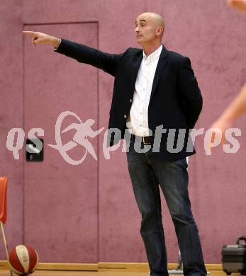 Basketball 2. Bundesliga. GD 1. Runde. Villach Raiders gegen KOS Celovec.  Trainer Dragan Sliskovic  (KOS). Villach, am 9.10.2016.
Foto: Kuess
---
pressefotos, pressefotografie, kuess, qs, qspictures, sport, bild, bilder, bilddatenbank