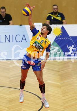 Volleyball MEVZA. SK Posojilnica Aich/Dob gegen Calcit Volleyball Kamnik. Anton Lukas Menner (Aich/Dob). Bleiburg, am 13.10.2016.
Foto: Kuess

---
pressefotos, pressefotografie, kuess, qs, qspictures, sport, bild, bilder, bilddatenbank