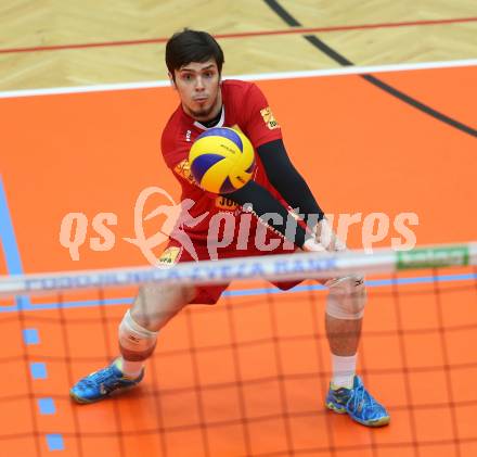 Volleyball MEVZA. SK Posojilnica Aich/Dob gegen Calcit Volleyball Kamnik. Martin Nicolas Weber (Aich/Dob). Bleiburg, am 13.10.2016.
Foto: Kuess

---
pressefotos, pressefotografie, kuess, qs, qspictures, sport, bild, bilder, bilddatenbank