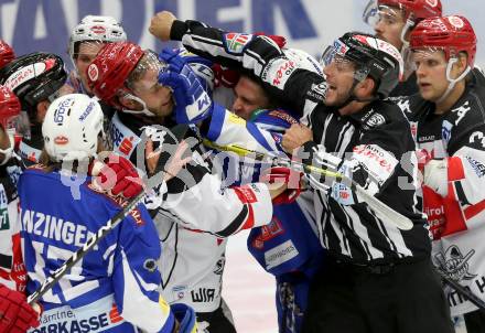 EBEL. Eishockey Bundesliga.  VSV gegen HC TWK Innsbruck Die Haie. Christof Kromp,  (VSV), Daniel Mitterdorfer (Innsbruck). Villach, am 14.10.2016.
Foto: Kuess 
---
pressefotos, pressefotografie, kuess, qs, qspictures, sport, bild, bilder, bilddatenbank