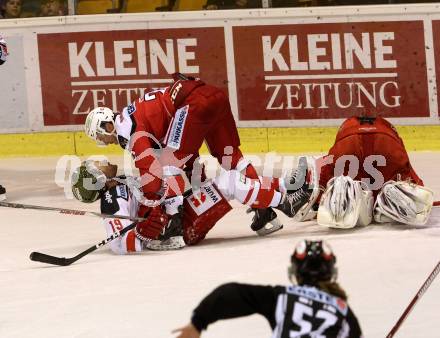 EBEL. Eishockey Bundesliga. KAC gegen 	HCB Suedtirol Alperia. Steven Strong, (KAC), Dennis Kearney (Bozen). Klagenfurt, am 14.10.2016.
Foto: Kuess

---
pressefotos, pressefotografie, kuess, qs, qspictures, sport, bild, bilder, bilddatenbank