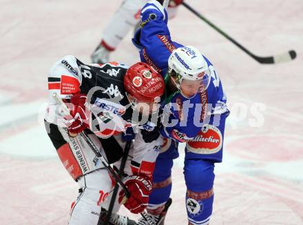 EBEL. Eishockey Bundesliga.  VSV gegen HC TWK Innsbruck Die Haie. Corey Locke, (VSV), Tyler Spurgeon (Innsbruck). Villach, am 14.10.2016.
Foto: Kuess 
---
pressefotos, pressefotografie, kuess, qs, qspictures, sport, bild, bilder, bilddatenbank