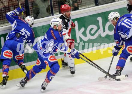 EBEL. Eishockey Bundesliga.  VSV gegen HC TWK Innsbruck Die Haie. Dustin Johner, Brock McBride, Christof Kromp, (VSV), Florian Pedevilla  (Innsbruck). Villach, am 14.10.2016.
Foto: Kuess 
---
pressefotos, pressefotografie, kuess, qs, qspictures, sport, bild, bilder, bilddatenbank