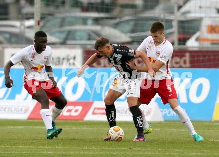 Fussball Bundesliga. RZ Pellets WAC gegen  FC Red Bull Salzburg. Christopher Wernitznig,  (WAC), Duje Caleta Car, Dayotchanculle Upamecano (Salzburg). Wolfsberg, am 15.10.2016.
Foto: Kuess
---
pressefotos, pressefotografie, kuess, qs, qspictures, sport, bild, bilder, bilddatenbank