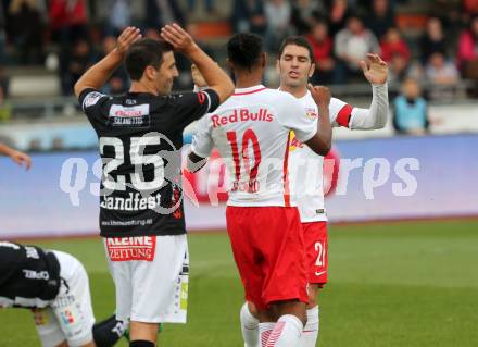 Fussball Bundesliga. RZ Pellets WAC gegen  FC Red Bull Salzburg. Torjubel Jonatan Soriano Casas, Valentino Lazaro (Salzburg). Wolfsberg, am 15.10.2016.
Foto: Kuess
---
pressefotos, pressefotografie, kuess, qs, qspictures, sport, bild, bilder, bilddatenbank