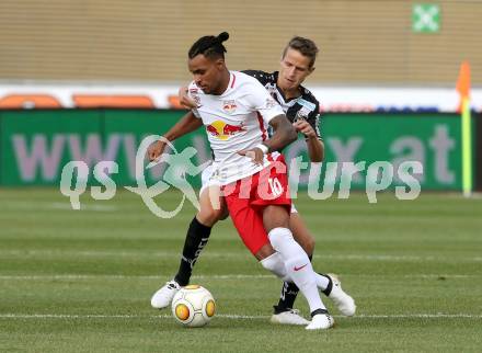 Fussball Bundesliga. RZ Pellets WAC gegen  FC Red Bull Salzburg. Gerald Nutz, (WAC), Valentino Lazaro  (Salzburg). Wolfsberg, am 15.10.2016.
Foto: Kuess
---
pressefotos, pressefotografie, kuess, qs, qspictures, sport, bild, bilder, bilddatenbank