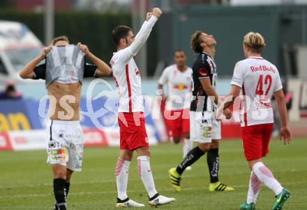 Fussball Bundesliga. RZ Pellets WAC gegen  FC Red Bull Salzburg. Torjubel Jonatan Soriano Casas (Salzburg). Wolfsberg, am 15.10.2016.
Foto: Kuess
---
pressefotos, pressefotografie, kuess, qs, qspictures, sport, bild, bilder, bilddatenbank