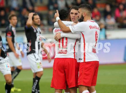 Fussball Bundesliga. RZ Pellets WAC gegen  FC Red Bull Salzburg. Torjubel Jonatan Soriano Casas, Valentino Lazaro, Munas Dabbur (Salzburg). Wolfsberg, am 15.10.2016.
Foto: Kuess
---
pressefotos, pressefotografie, kuess, qs, qspictures, sport, bild, bilder, bilddatenbank