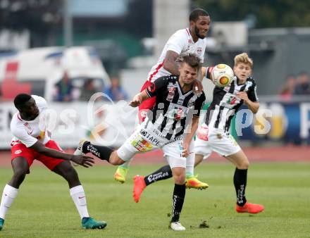 Fussball Bundesliga. RZ Pellets WAC gegen  FC Red Bull Salzburg. Philipp Prosenik,  (WAC), Jonathan Doin (Salzburg). Wolfsberg, am 15.10.2016.
Foto: Kuess
---
pressefotos, pressefotografie, kuess, qs, qspictures, sport, bild, bilder, bilddatenbank