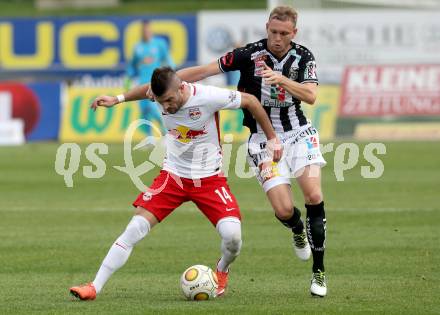 Fussball Bundesliga. RZ Pellets WAC gegen  FC Red Bull Salzburg. Christoph Rabitsch,  (WAC), Valon Berisha (Salzburg). Wolfsberg, am 15.10.2016.
Foto: Kuess
---
pressefotos, pressefotografie, kuess, qs, qspictures, sport, bild, bilder, bilddatenbank