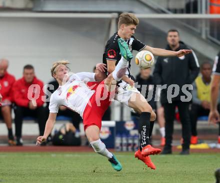 Fussball Bundesliga. RZ Pellets WAC gegen  FC Red Bull Salzburg. Marcel Holzer, (WAC), Xaver Schlager  (Salzburg). Wolfsberg, am 15.10.2016.
Foto: Kuess
---
pressefotos, pressefotografie, kuess, qs, qspictures, sport, bild, bilder, bilddatenbank