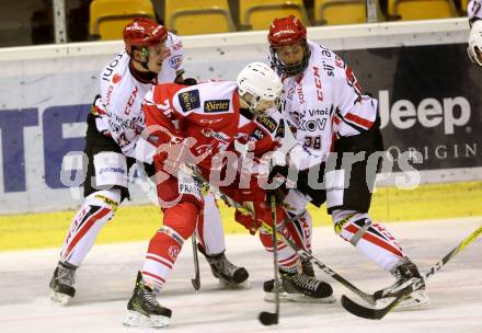 Eishockey AHL. Sky Alps Hockey League. KAC gegen Jesenice. Felix Zandonella,  (KAC), Urban Sodja, Ales Kranjc (Jesenice). Klagenfurt, am 18.10.2016.
Foto: Kuess

---
pressefotos, pressefotografie, kuess, qs, qspictures, sport, bild, bilder, bilddatenbank