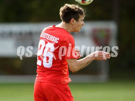 Fussball. Kaerntner Liga. Ferlach Atus gegen Voelkermarkt. Martin Sustersic (Ferlach). Ferlach, 22.10.2016.
Foto: Kuess
---
pressefotos, pressefotografie, kuess, qs, qspictures, sport, bild, bilder, bilddatenbank