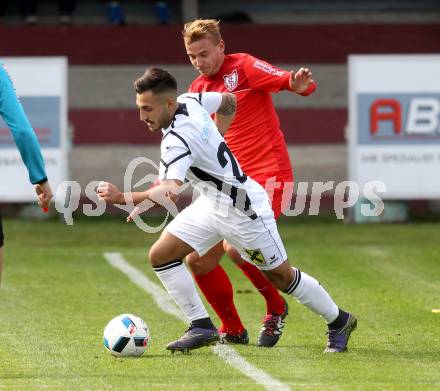 Fussball. Kaerntner Liga. Ferlach Atus gegen Voelkermarkt. Dejan Kern (Ferlach), Yosifov Svetlozar Angelov (Voelkermarkt). Ferlach, 22.10.2016.
Foto: Kuess
---
pressefotos, pressefotografie, kuess, qs, qspictures, sport, bild, bilder, bilddatenbank