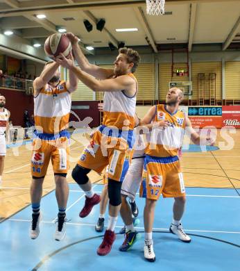 Basketball 2. Bundesliga. GD 3. Runde Woerthersee Piraten gegen BBU Salzburg.  Jasmin Tomas, Georg Lampl   (Salzburg). Klagenfurt, am 22.10.2016.
Foto: Kuess
---
pressefotos, pressefotografie, kuess, qs, qspictures, sport, bild, bilder, bilddatenbank