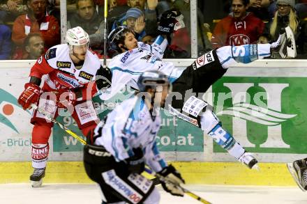 EBEL. Eishockey Bundesliga. KAC gegen EHC Liwest Black Wings Linz. Stefan Geier,  (KAC), Mario Altmann (Linz). Klagenfurt, am 23.10.2016.
Foto: Kuess

---
pressefotos, pressefotografie, kuess, qs, qspictures, sport, bild, bilder, bilddatenbank