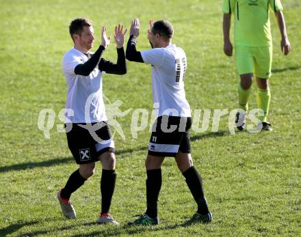 Fussball 2. Klasse E. Haimburg/Diex gegen Frantschach. Torjubel Robert Gradisnik, Christopher Pitomec (Haimburg/Diex). Haimburg, am 23.10.2016.
Foto: Kuess
---
pressefotos, pressefotografie, kuess, qs, qspictures, sport, bild, bilder, bilddatenbank