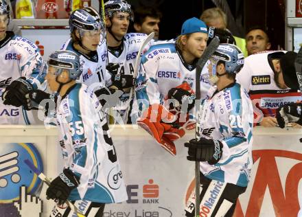 EBEL. Eishockey Bundesliga. KAC gegen EHC Liwest Black Wings Linz. Torjubel Robert Lukas, Rene Swette, Rob Hisey (Linz). Klagenfurt, am 23.10.2016.
Foto: Kuess

---
pressefotos, pressefotografie, kuess, qs, qspictures, sport, bild, bilder, bilddatenbank