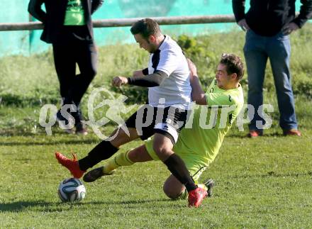 Fussball 2. Klasse E. Haimburg/Diex gegen Frantschach.  Florian Fandl, (Haimburg/Diex), Markus Rieger (Frantschach). Haimburg, am 23.10.2016.
Foto: Kuess
---
pressefotos, pressefotografie, kuess, qs, qspictures, sport, bild, bilder, bilddatenbank