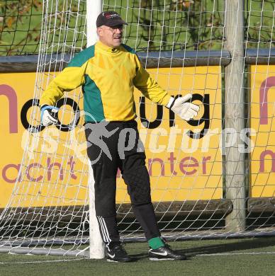 Fussball 2. KLasse D. Moosburg gegen Launsdorf. Ewald Georg Kilzer (Moosburg). Moosburg, am 22.10.2016.
Foto: Kuess
---
pressefotos, pressefotografie, kuess, qs, qspictures, sport, bild, bilder, bilddatenbank