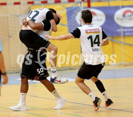 Handball HLA. SC Ferlach gegen Moser Medical UHK Krems. Jubel Dean Pomorisac, Adonis Gonzales Martinez, Mathias Rath (Ferlach). Ferlach, am 25.10.2016.
Foto: Kuess

---
pressefotos, pressefotografie, kuess, qs, qspictures, sport, bild, bilder, bilddatenbank