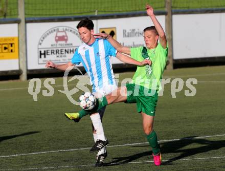 Fussball 2. KLasse D. Moosburg gegen Launsdorf. Stefan Hamers, Thomas (Moosburg),  Karl Schmied (Launsdorf). Moosburg, am 22.10.2016.
Foto: Kuess
---
pressefotos, pressefotografie, kuess, qs, qspictures, sport, bild, bilder, bilddatenbank