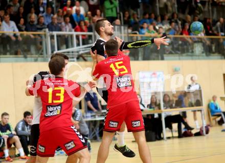 Handball HLA. SC Ferlach gegen Moser Medical UHK Krems. Nemanja Malovic, (Ferlach), Kenan Hasecic  (Krems). Ferlach, am 25.10.2016.
Foto: Kuess

---
pressefotos, pressefotografie, kuess, qs, qspictures, sport, bild, bilder, bilddatenbank