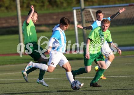 Fussball 2. KLasse D. Moosburg gegen Launsdorf. Denis Fazlovic, Alexander Wilhelm Lorscheid, (Moosburg), Philip Aicher  (Launsdorf). Moosburg, am 22.10.2016.
Foto: Kuess
---
pressefotos, pressefotografie, kuess, qs, qspictures, sport, bild, bilder, bilddatenbank