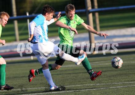 Fussball 2. KLasse D. Moosburg gegen Launsdorf. Dominik Hess, (Moosburg),  Philip Aicher  (Launsdorf). Moosburg, am 22.10.2016.
Foto: Kuess
---
pressefotos, pressefotografie, kuess, qs, qspictures, sport, bild, bilder, bilddatenbank