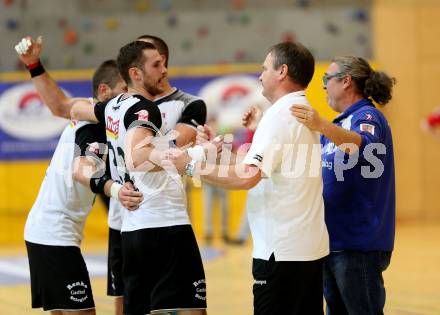 Handball HLA. SC Ferlach gegen Moser Medical UHK Krems. Jubel Dean Pomorisac, Trainer Ivan Vajdl (Ferlach). Ferlach, am 25.10.2016.
Foto: Kuess

---
pressefotos, pressefotografie, kuess, qs, qspictures, sport, bild, bilder, bilddatenbank