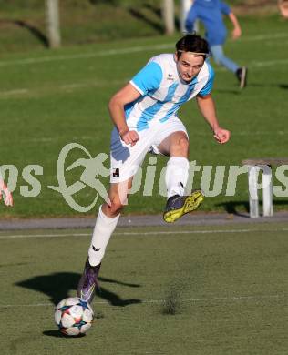 Fussball 2. KLasse D. Moosburg gegen Launsdorf. Markus Florian Sebestyen (Launsdorf). Moosburg, am 22.10.2016.
Foto: Kuess
---
pressefotos, pressefotografie, kuess, qs, qspictures, sport, bild, bilder, bilddatenbank