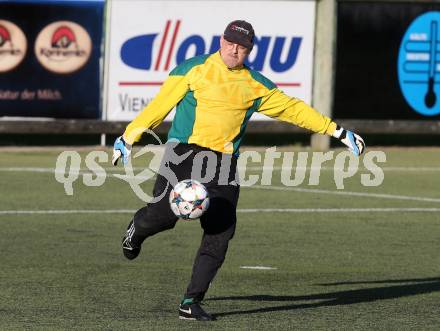 Fussball 2. KLasse D. Moosburg gegen Launsdorf. Ewald Georg Kilzer (Moosburg). Moosburg, am 22.10.2016.
Foto: Kuess
---
pressefotos, pressefotografie, kuess, qs, qspictures, sport, bild, bilder, bilddatenbank