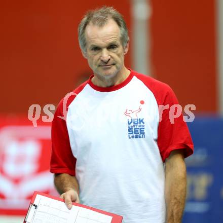 Volleyball Bundesliga. VBK Woerthersee Loewen gegen VC Graz.  Trainer Johann Huber (Woerthersee Loewen). Klagenfurt, am 26.10.2016.
Foto: Kuess
---
pressefotos, pressefotografie, kuess, qs, qspictures, sport, bild, bilder, bilddatenbank