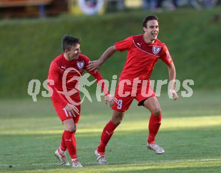 Fussball. Kaerntner Liga. Atus Ferlach gegen SAK. Torjubel Ernst Golautschnig, Dominik Mak (Ferlach). Ferlach, 29.10.2016.
Foto: Kuess
---
pressefotos, pressefotografie, kuess, qs, qspictures, sport, bild, bilder, bilddatenbank