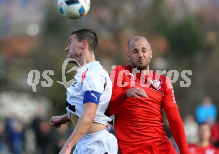 Fussball. Kaerntner Liga. Atus Ferlach gegen SAK. Stephan Mathias Stueckler (Ferlach), Darjan Aleksic (SAK). Ferlach, 29.10.2016.
Foto: Kuess
---
pressefotos, pressefotografie, kuess, qs, qspictures, sport, bild, bilder, bilddatenbank