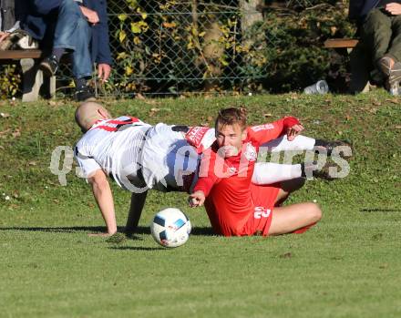 Fussball. Kaerntner Liga. Atus Ferlach gegen SAK. Dejan Kern (Ferlach), Christian Dlopst (SAK). Ferlach, 29.10.2016.
Foto: Kuess
---
pressefotos, pressefotografie, kuess, qs, qspictures, sport, bild, bilder, bilddatenbank