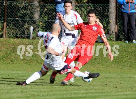 Fussball. Kaerntner Liga. Atus Ferlach gegen SAK. Lukas Jaklitsch (Ferlach), Christian Dlopst (SAK). Ferlach, 29.10.2016.
Foto: Kuess
---
pressefotos, pressefotografie, kuess, qs, qspictures, sport, bild, bilder, bilddatenbank