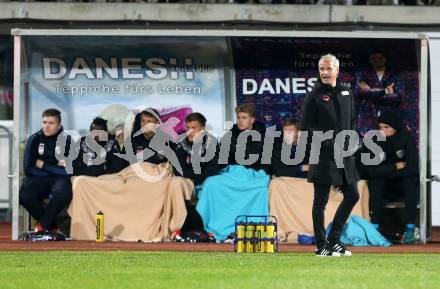 Fussball Bundesliga. RZ Pellets WAC gegen SV Mattersburg. Trainer Heimo Pfeifenberger, Spielerbank WAC (WAC). Wolfsberg, am 29.10.2016.
Foto: Kuess

---
pressefotos, pressefotografie, kuess, qs, qspictures, sport, bild, bilder, bilddatenbank