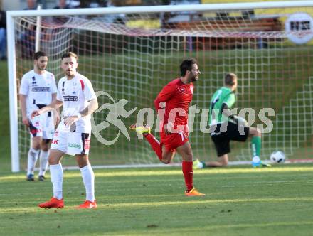 Fussball. Kaerntner Liga. Atus Ferlach gegen SAK. Torjubel Abian Jose Serrano Davila (Ferlach). Ferlach, 29.10.2016.
Foto: Kuess
---
pressefotos, pressefotografie, kuess, qs, qspictures, sport, bild, bilder, bilddatenbank