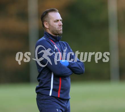 Fussball. Kaerntner Liga. Atus Ferlach gegen SAK. Trainer Goran Jolic (SAK). Ferlach, 29.10.2016.
Foto: Kuess
---
pressefotos, pressefotografie, kuess, qs, qspictures, sport, bild, bilder, bilddatenbank