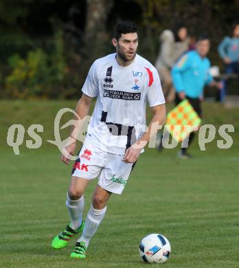 Fussball. Kaerntner Liga. Atus Ferlach gegen SAK. Stephan Buergler (SAK). Ferlach, 29.10.2016.
Foto: Kuess
---
pressefotos, pressefotografie, kuess, qs, qspictures, sport, bild, bilder, bilddatenbank