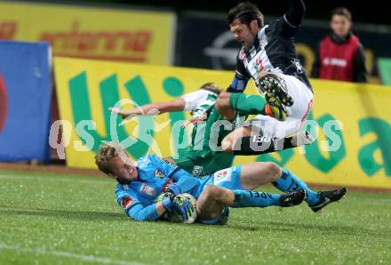 Fussball Bundesliga. RZ Pellets WAC gegen SV Mattersburg. Christian Dobnik, Nemanja Rnic,  (WAC), Thorsten Roecher (Mattersburg). Wolfsberg, am 29.10.2016.
Foto: Kuess

---
pressefotos, pressefotografie, kuess, qs, qspictures, sport, bild, bilder, bilddatenbank