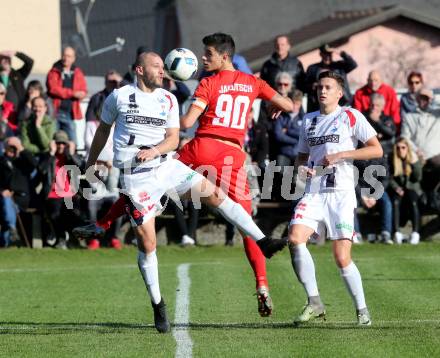 Fussball. Kaerntner Liga. Atus Ferlach gegen SAK. Lukas Jaklitsch (Ferlach), Christian Dlopst (SAK). Ferlach, 29.10.2016.
Foto: Kuess
---
pressefotos, pressefotografie, kuess, qs, qspictures, sport, bild, bilder, bilddatenbank