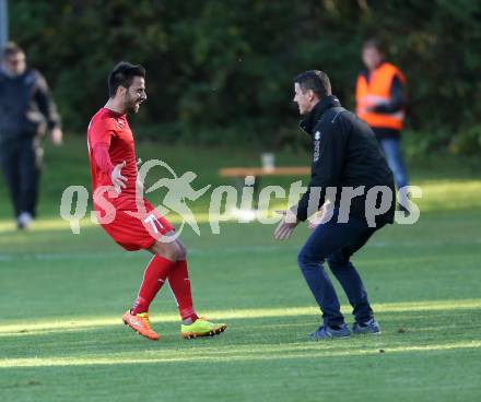 Fussball. Kaerntner Liga. Atus Ferlach gegen SAK. Torjubel Abian Jose Serrano Davila (Ferlach). Ferlach, 29.10.2016.
Foto: Kuess
---
pressefotos, pressefotografie, kuess, qs, qspictures, sport, bild, bilder, bilddatenbank