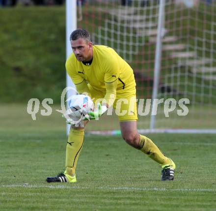 Fussball. Kaerntner Liga. Atus Ferlach gegen SAK. Christian Kleibner (Ferlach). Ferlach, 29.10.2016.
Foto: Kuess
---
pressefotos, pressefotografie, kuess, qs, qspictures, sport, bild, bilder, bilddatenbank